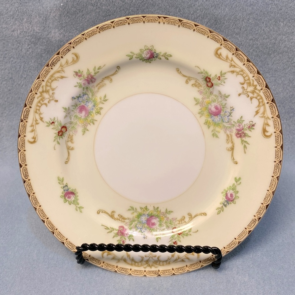 2-Meito Garland Floral Scroll in Cream Bread and Butter Plates (Set of Two)